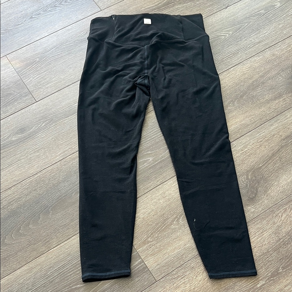 Vuori leggings with back zipper pocket